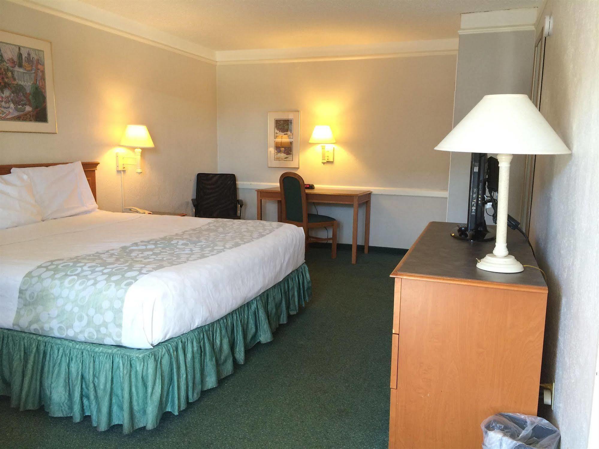 Hemp Inn Oklahoma City South Екстер'єр фото